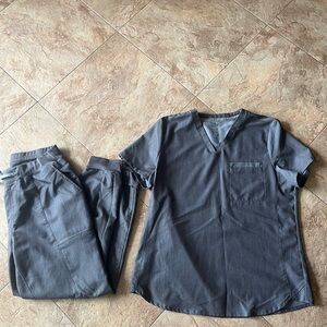 Fabletics Heather Gray Scrub Set